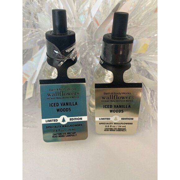 Bath & Body Works Limited Edition Tree Shape ”Iced Vanilla Woods” 2 Wallflowers - Picture 1 of 5